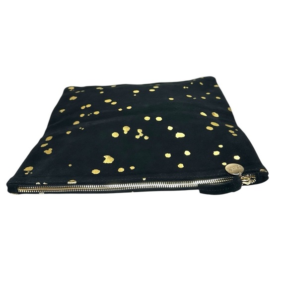 Clare V. - Women’s ‘Margot’ Fold-Over Suede Clutch Bag in Black, Gold, One Size - Picture 6 of 12
